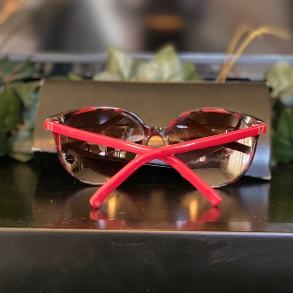Fendi Sunglasses - Picture 4 of 7